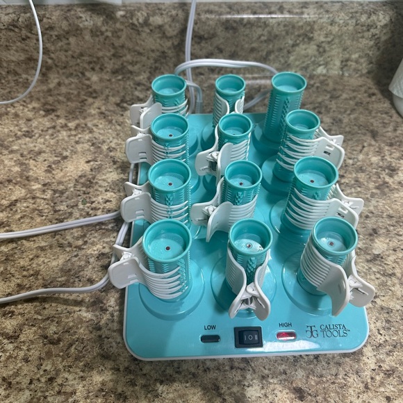 Hot Wavers Short Heated Rollers - Picture 1 of 5